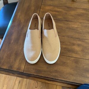 Toms Men's Tan Canvas Slip-Ons
